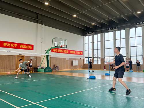 上海創力集團成功舉辦2023年重固鎮職工羽毛球比賽(圖3)